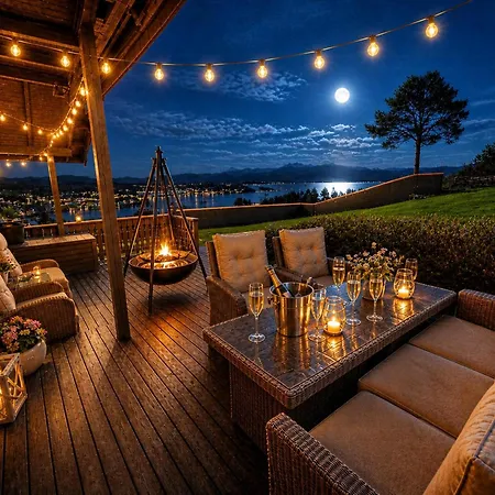 With Fjord And Mountain Views At Furuasen Feriehus Veland
